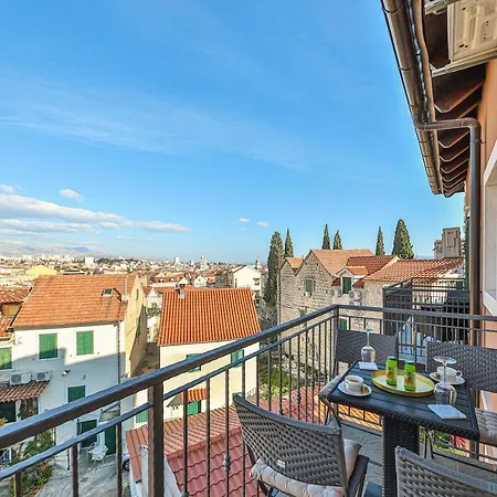 Apartman Elegant Art Deco With Balcony *